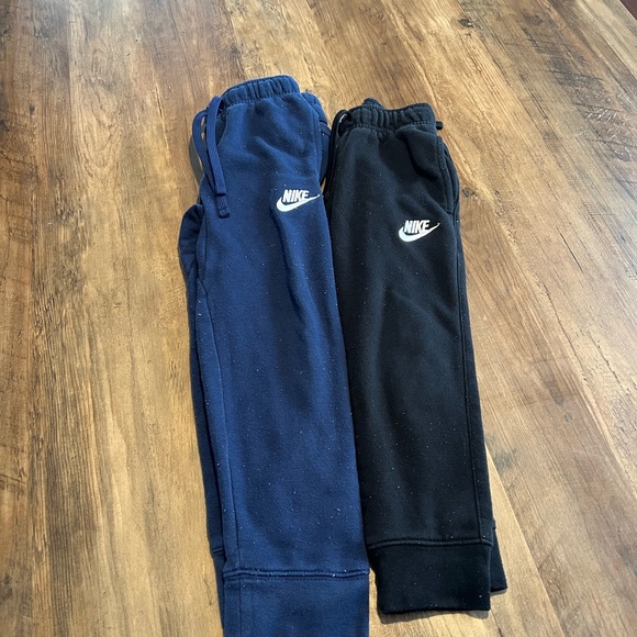 Nike Joggers - Picture 5 of 5